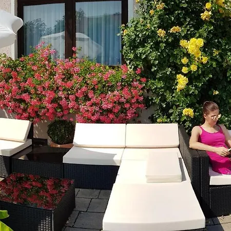 Anders Hotel